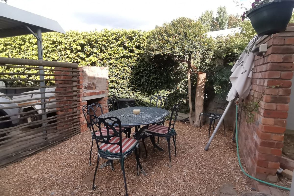 Beautiful 1 Bedroom Furnished Apartment to Rent in Paarl - Photo 2
