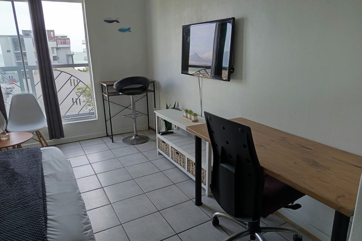 Beachfront Bachelor Apartment to Rent - Photo 5