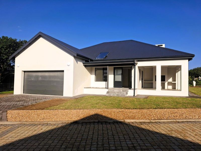 House For Sale in Stilbaai Wes, Stilbaai - Photo 1