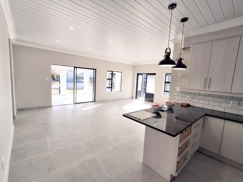 House For Sale in Stilbaai Wes, Stilbaai - Photo 6