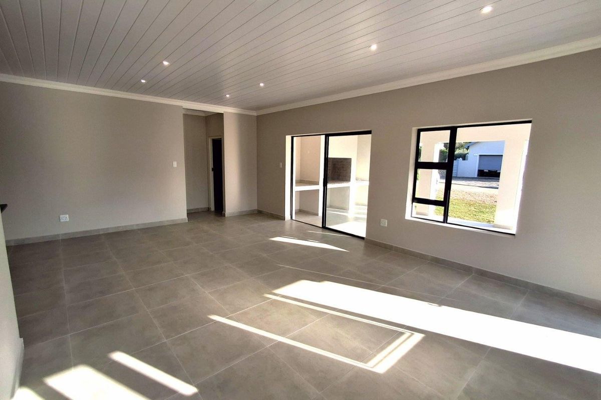 House For Sale in Stilbaai Wes, Stilbaai - Photo 5