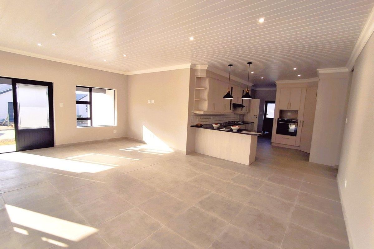 House For Sale in Stilbaai Wes, Stilbaai - Photo 2