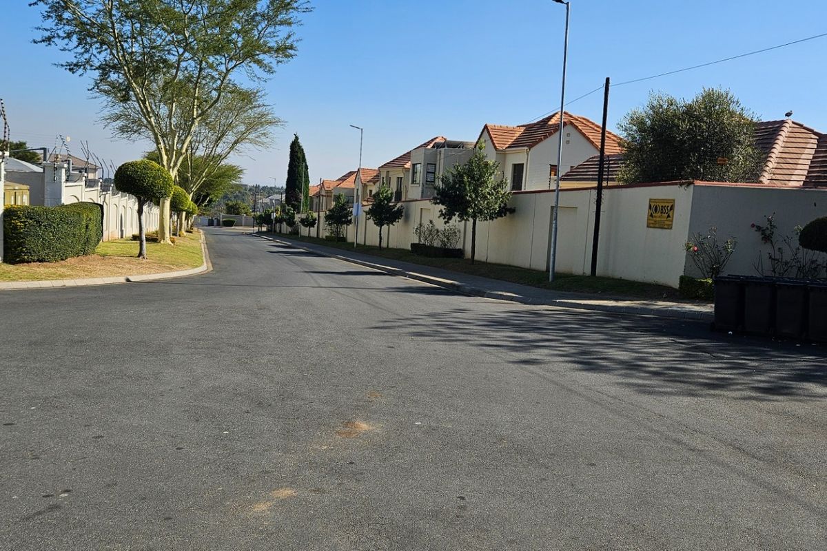 Townhouse For Sale in Summerset, Midrand - Photo 4