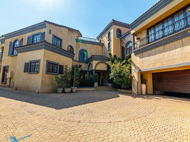 A Masterpiece of Luxury with Vastu Shastra Architecture - Photo 3