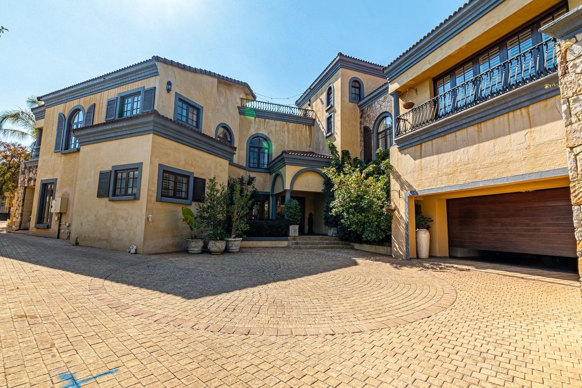 A Masterpiece of Luxury with Vastu Shastra Architecture - Photo 3