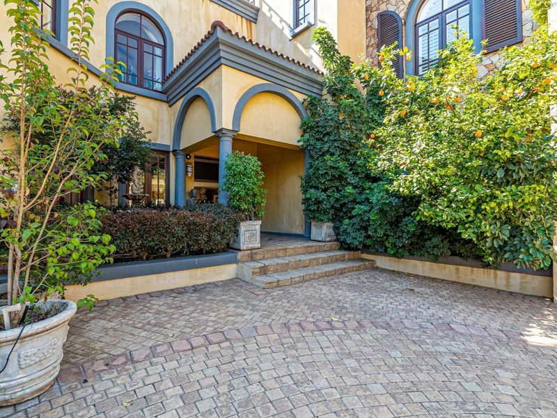 A Masterpiece of Luxury with Vastu Shastra Architecture - Photo 2