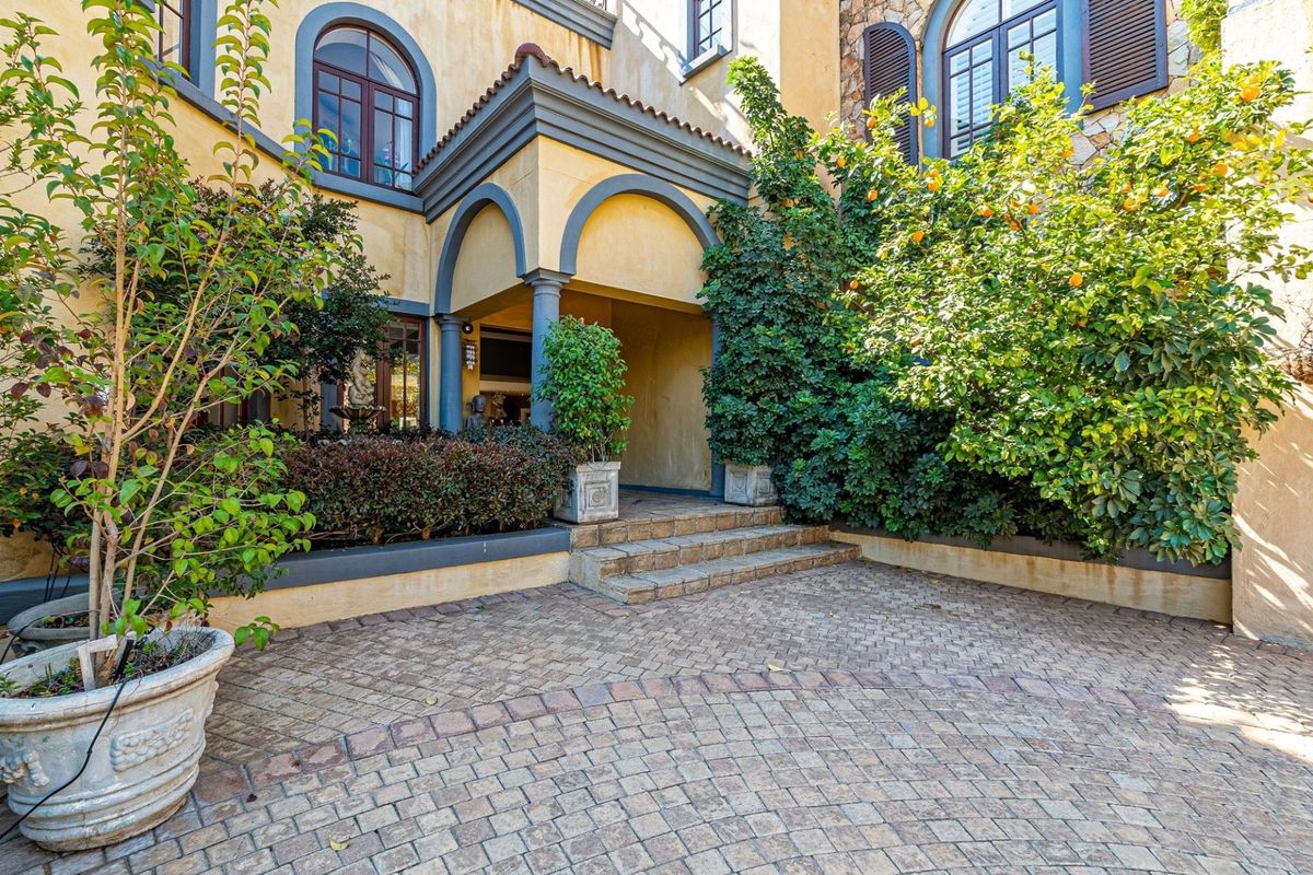 A Masterpiece of Luxury with Vastu Shastra Architecture - Photo 2