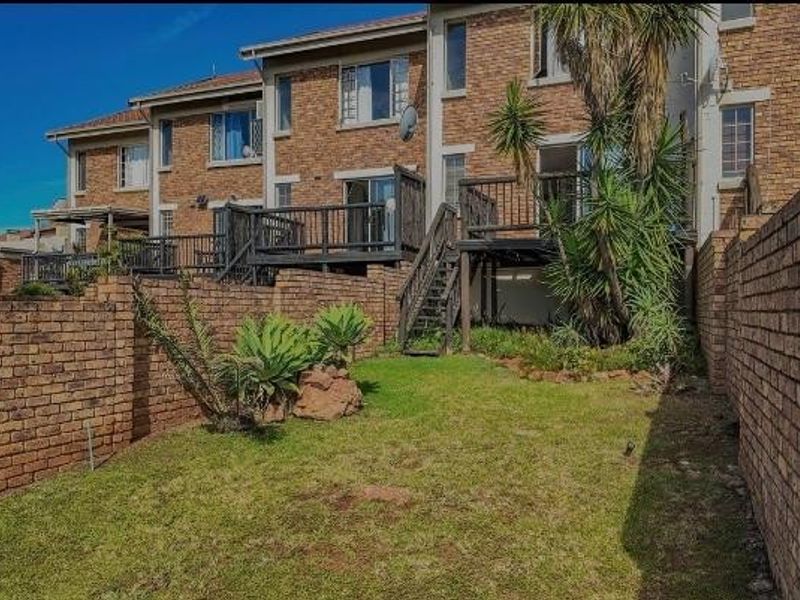 2 Bedroom Townhouse For Sale in La Montagne, Pretoria - Photo 7