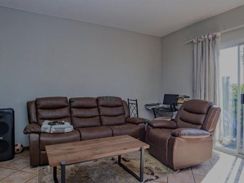 2 Bedroom Townhouse For Sale in La Montagne, Pretoria - Photo 9
