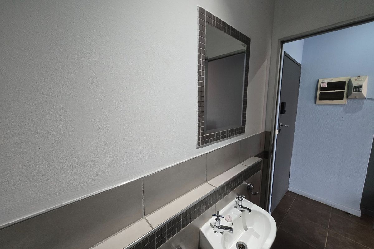 Welcome to Stylish City Living in Marshalltown. - Photo 5