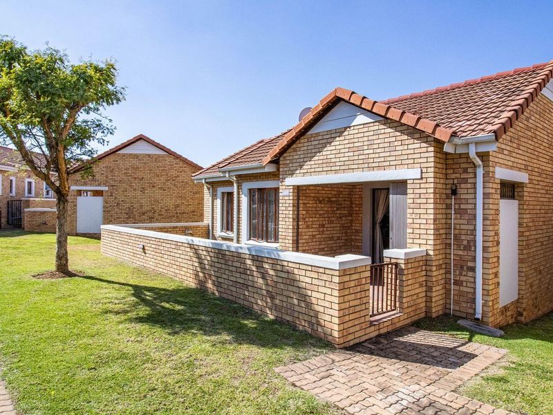 Townhouse For Sale in Randpark Ridge, Randburg - Photo 3