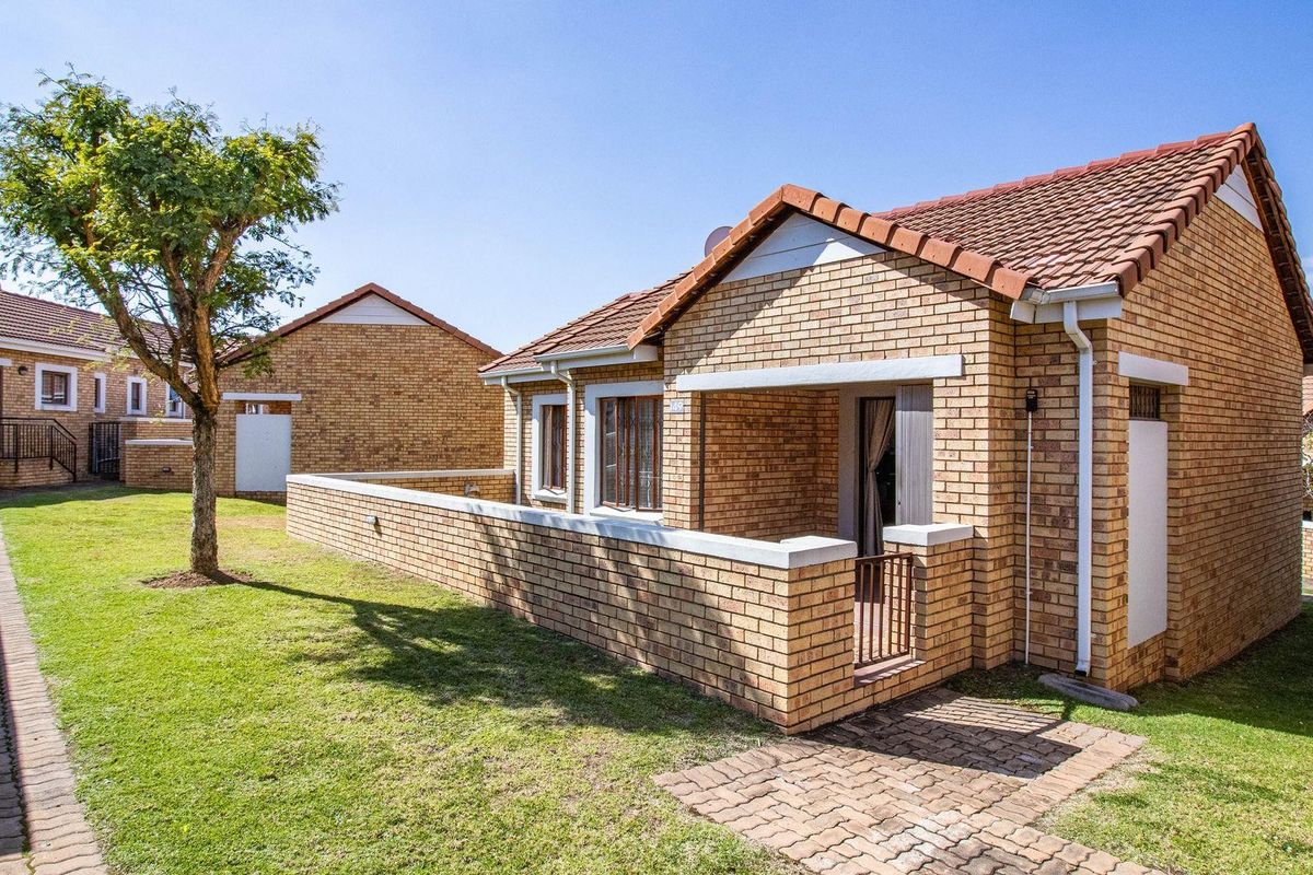 Townhouse For Sale in Randpark Ridge, Randburg - Photo 3