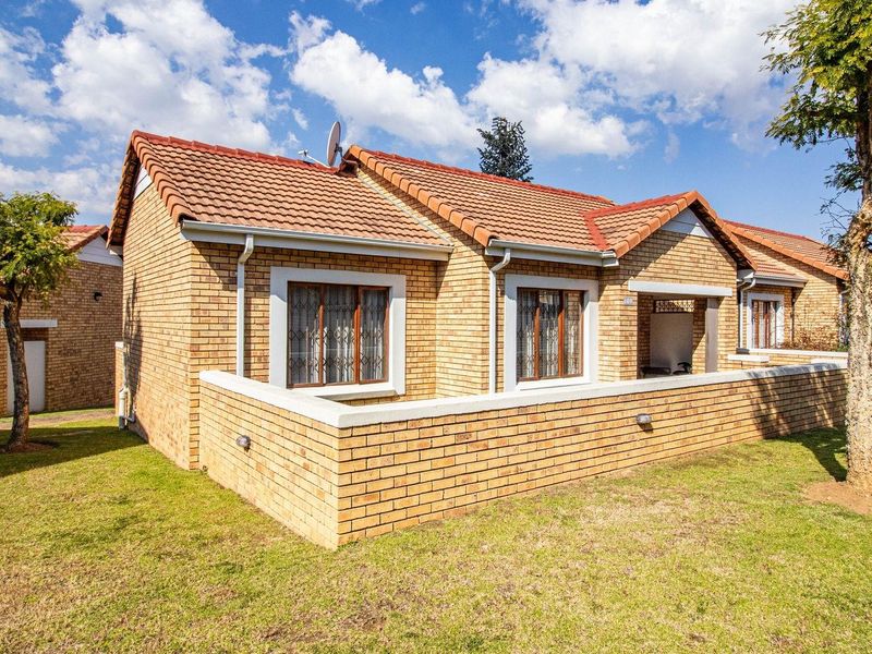 Townhouse For Sale in Randpark Ridge, Randburg - Photo 5