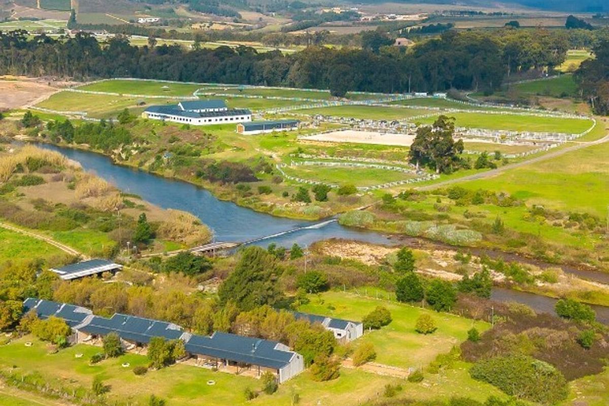 Opportunity to own 6 hectares in a gated farm area - Photo 2
