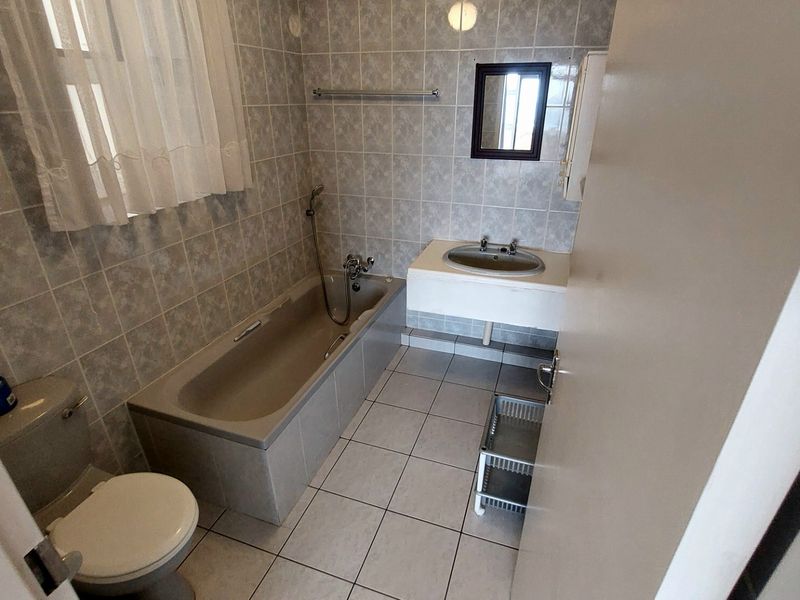 Lovely Apartment for sale, Manaba, Margate, KZN - Photo 8