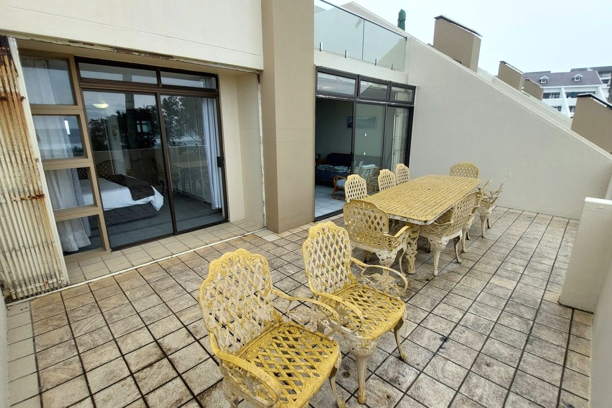 Lovely Apartment for sale, Manaba, Margate, KZN - Photo 2