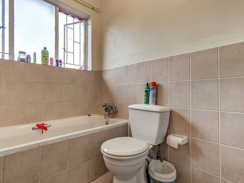 Apartment For Sale in Edleen, Kempton Park - Photo 10