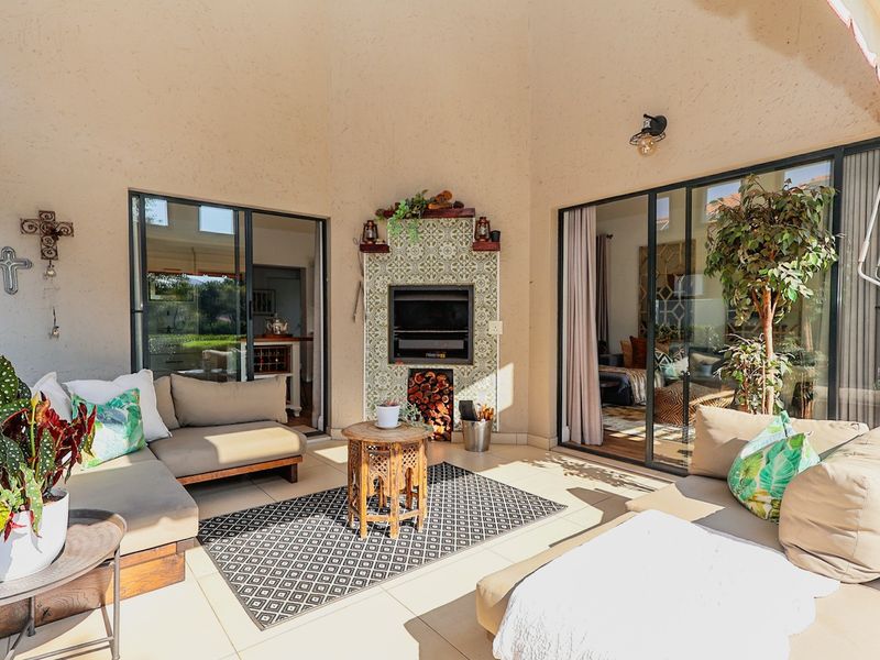 North-Facing Gem, filled with natural light, charm and elegance! - Photo 4