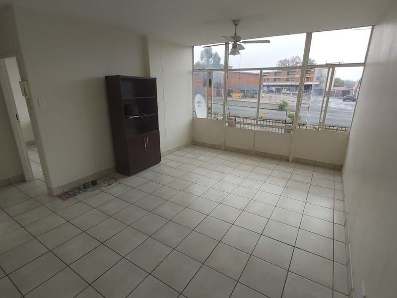 Apartment For Sale in Kempton Park Ext 5, Kempton Park - Photo 2
