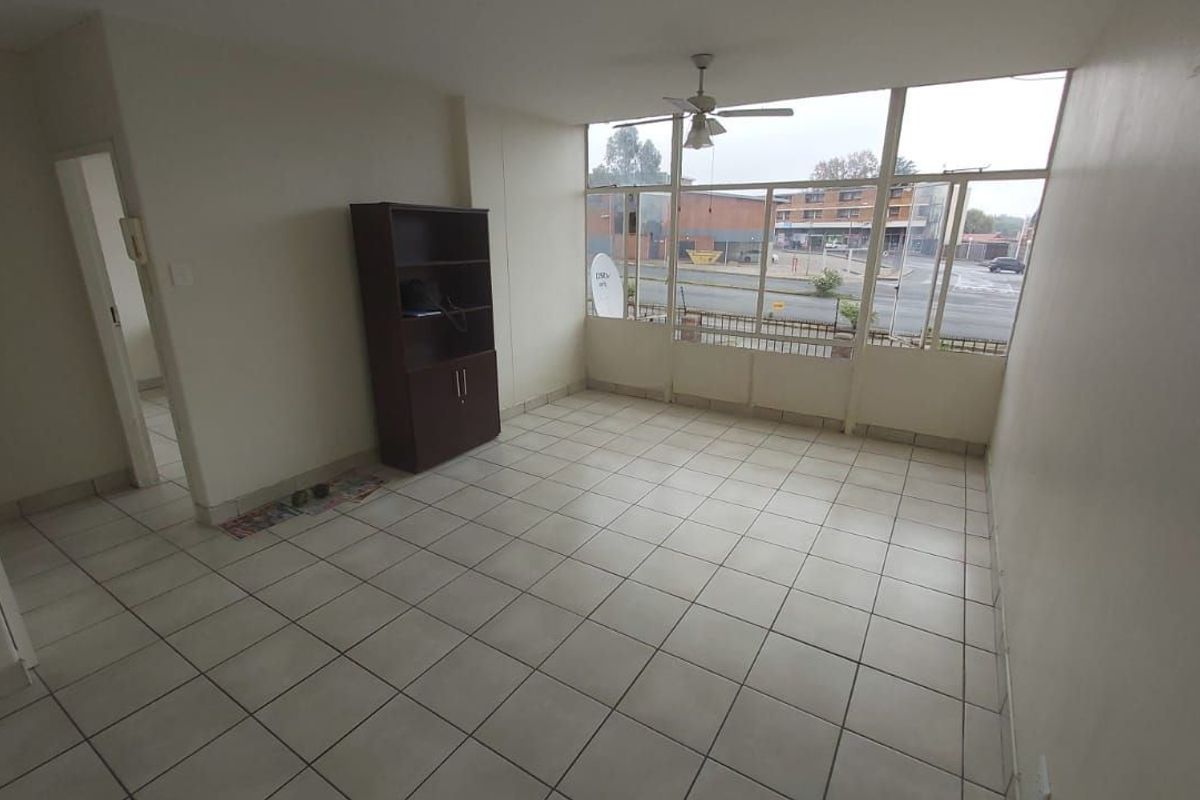Apartment For Sale in Kempton Park Ext 5, Kempton Park - Photo 2