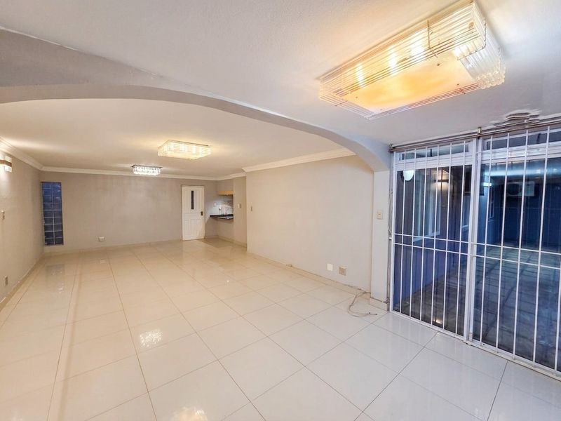 Apartment To Rent in Umgeni Park, KwaZulu Natal - Photo 2