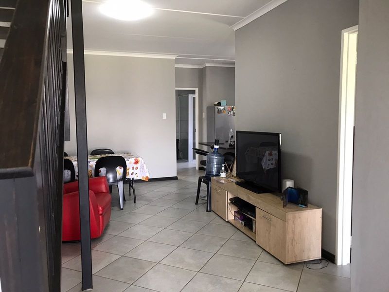 Townhouse For Sale in Brentwood Park AH, Benoni - Photo 9