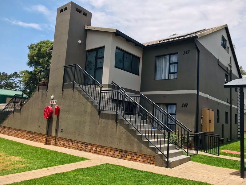 Townhouse For Sale in Brentwood Park AH, Benoni - Photo 2