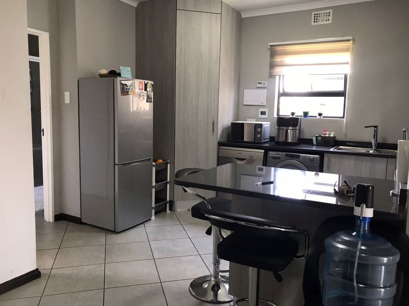 Townhouse For Sale in Brentwood Park AH, Benoni - Photo 6