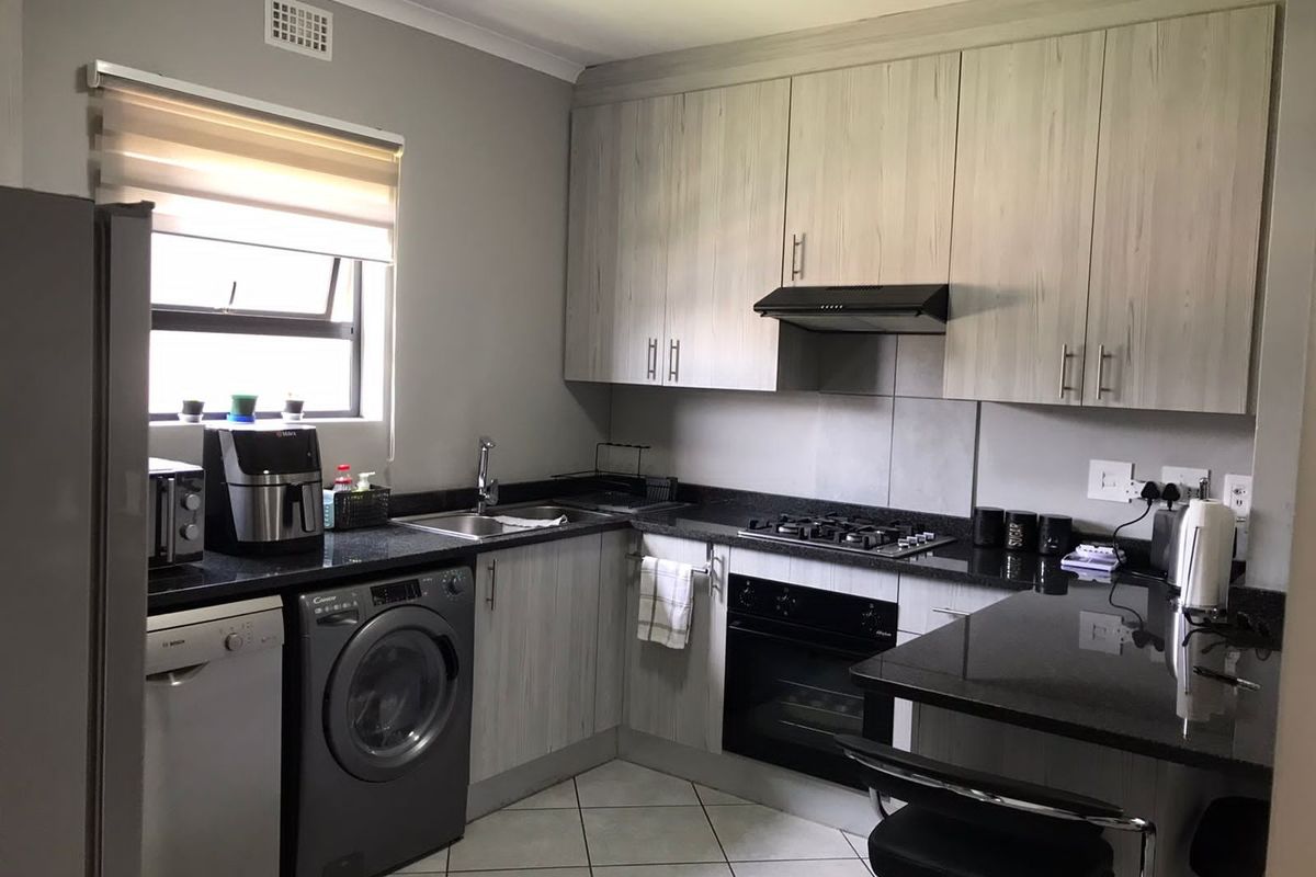 Townhouse For Sale in Brentwood Park AH, Benoni - Photo 4