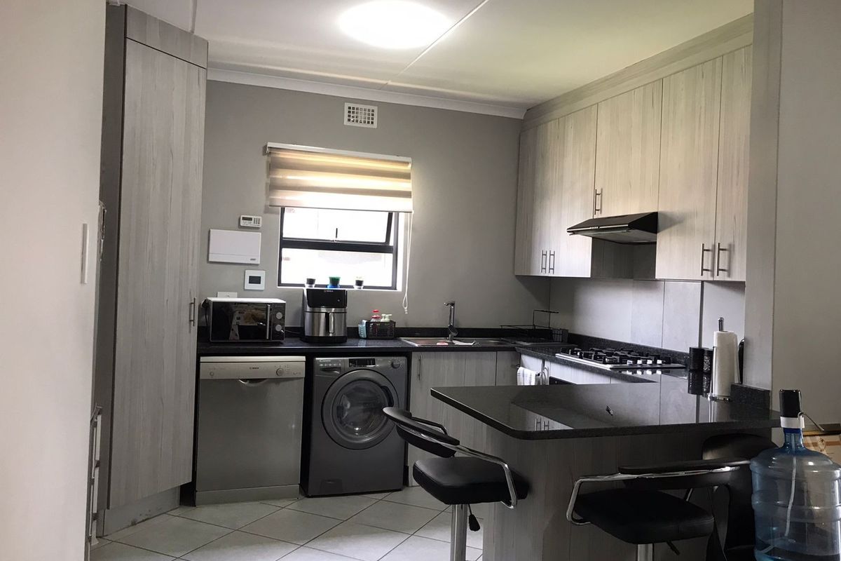 Townhouse For Sale in Brentwood Park AH, Benoni - Photo 5