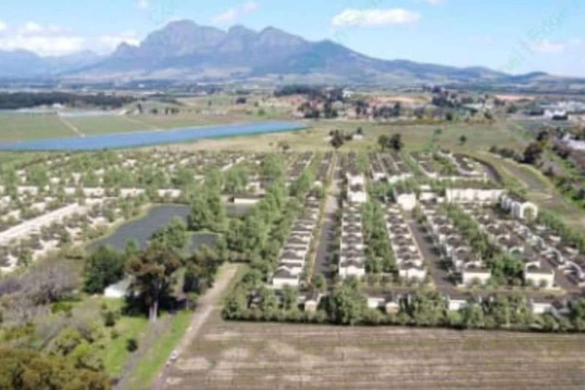 Development land zoned for 667 houses For Sale in Paarl - Photo 2
