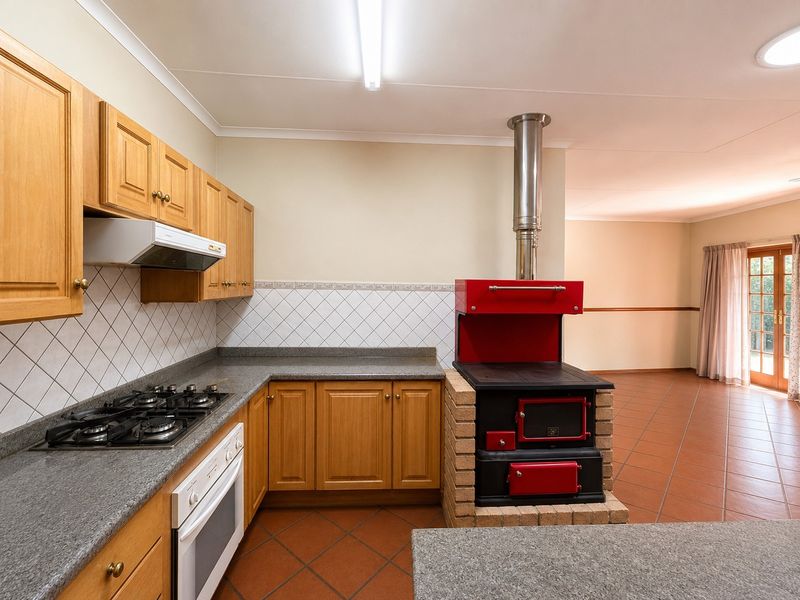 House For Sale in Montana Park, Pretoria - Photo 2