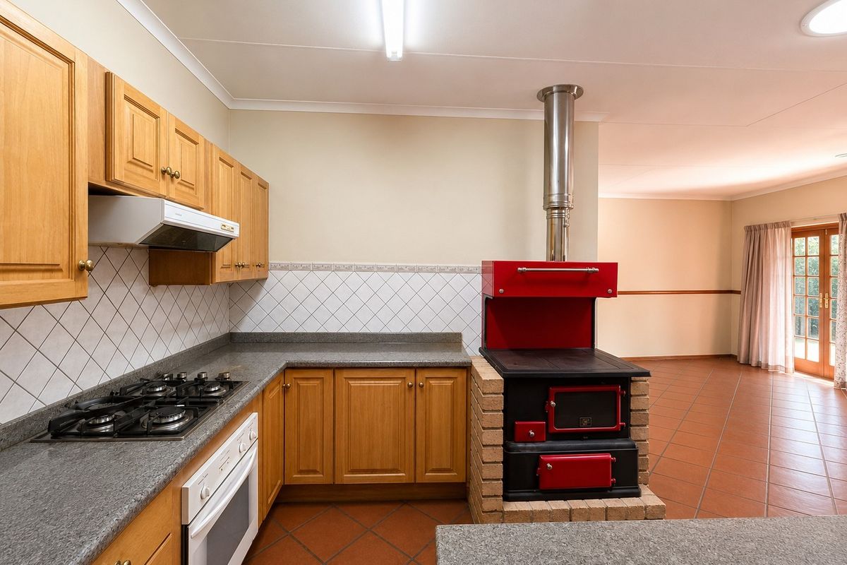 House For Sale in Montana Park, Pretoria - Photo 2