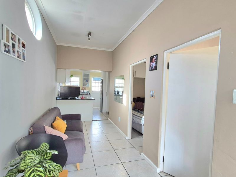 Unique 2 bedroom ground floor unit in Rosebank - Photo 8