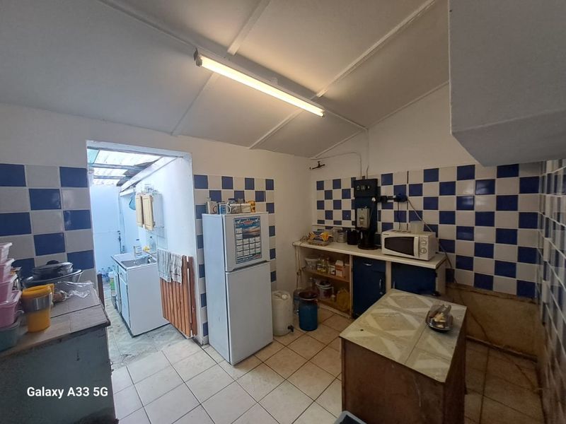 House For Sale in Kalksteenfontein, Cape Town - Photo 6