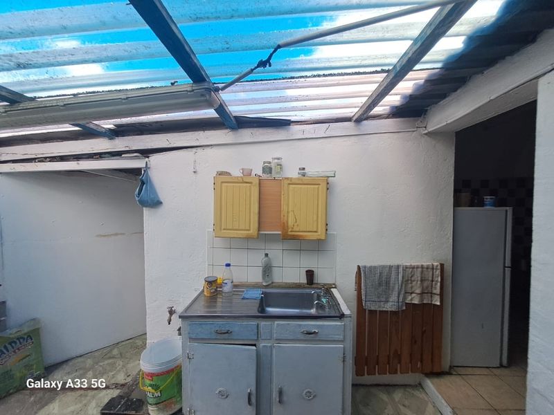 House For Sale in Kalksteenfontein, Cape Town - Photo 10