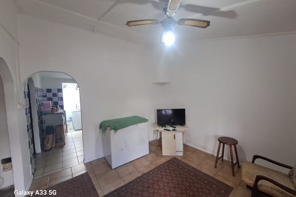House For Sale in Kalksteenfontein, Cape Town - Photo 3