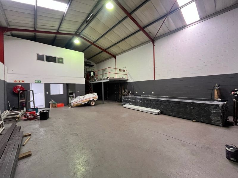 205m2 Warehouse, Office TO LET | Gemini Street | Brackenfell - Photo 5