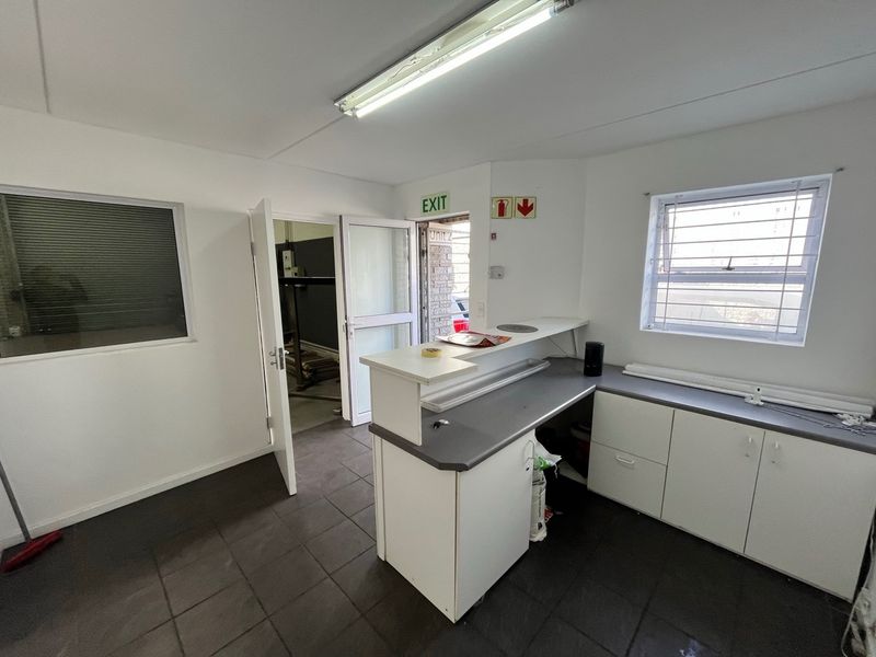 205m2 Warehouse, Office TO LET | Gemini Street | Brackenfell - Photo 6