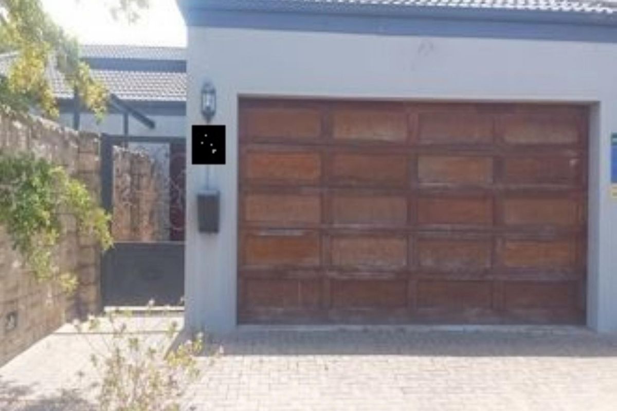 House For Sale in Sonkring Brackenfell Western Cape - Photo 2