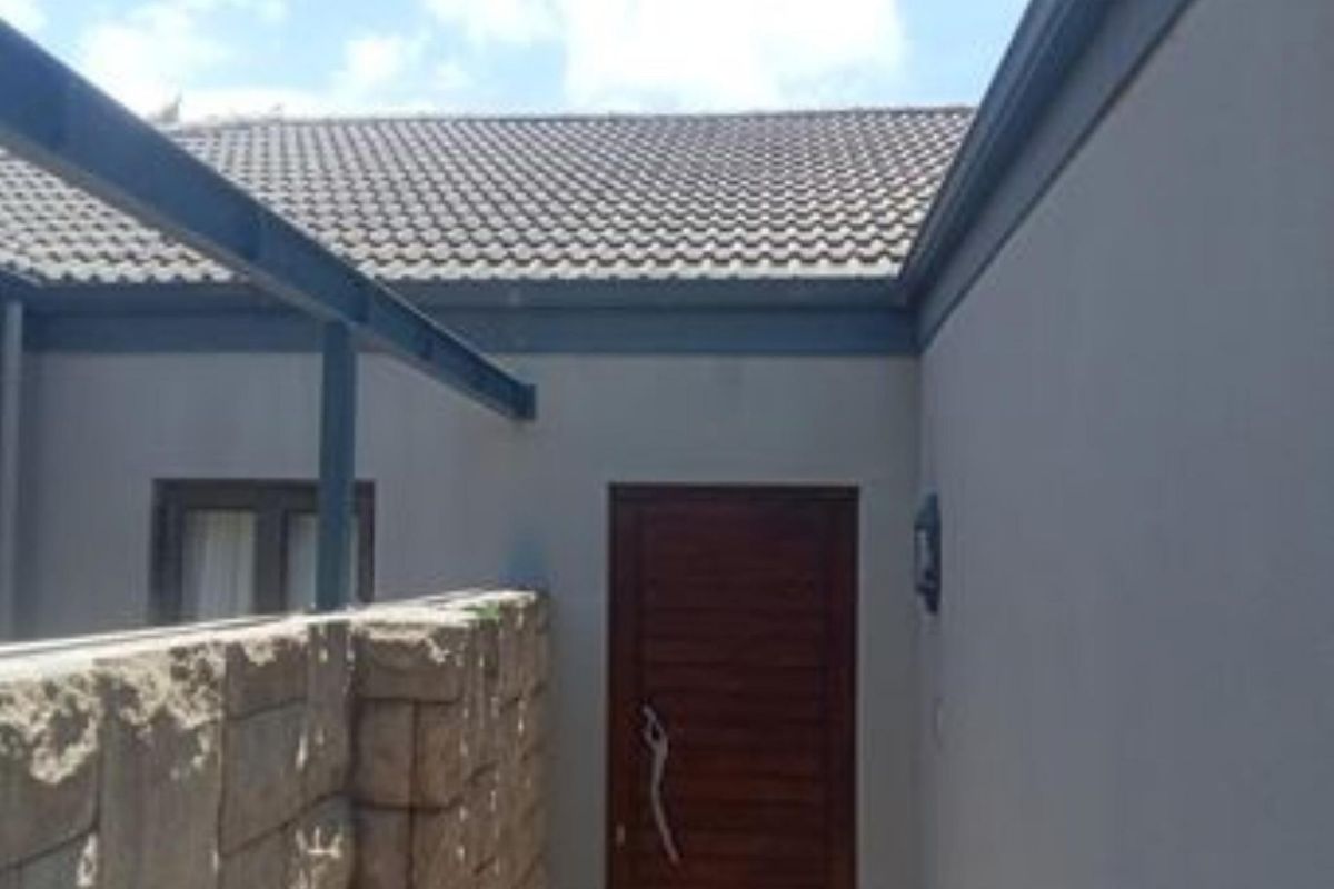 House For Sale in Sonkring Brackenfell Western Cape - Photo 3