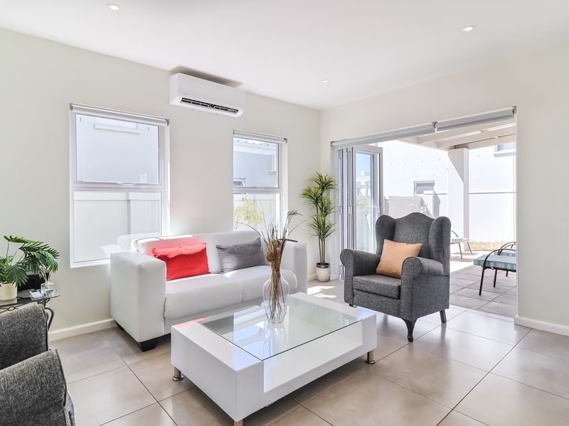 Townhouse For Sale in Mountain Crest Private Estate, Paarl - Photo 9