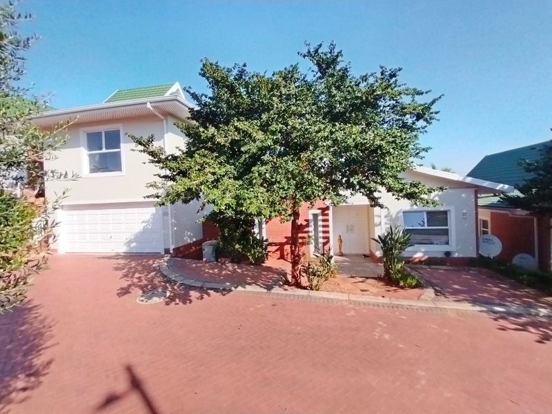 3 Bedroom Freestanding House with Flatlet for Sale in Kindlewood Estate Mount Edgecombe - Photo 1