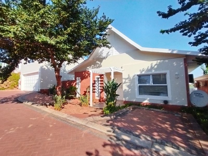 3 Bedroom Freestanding House with Flatlet for Sale in Kindlewood Estate Mount Edgecombe - Photo 6