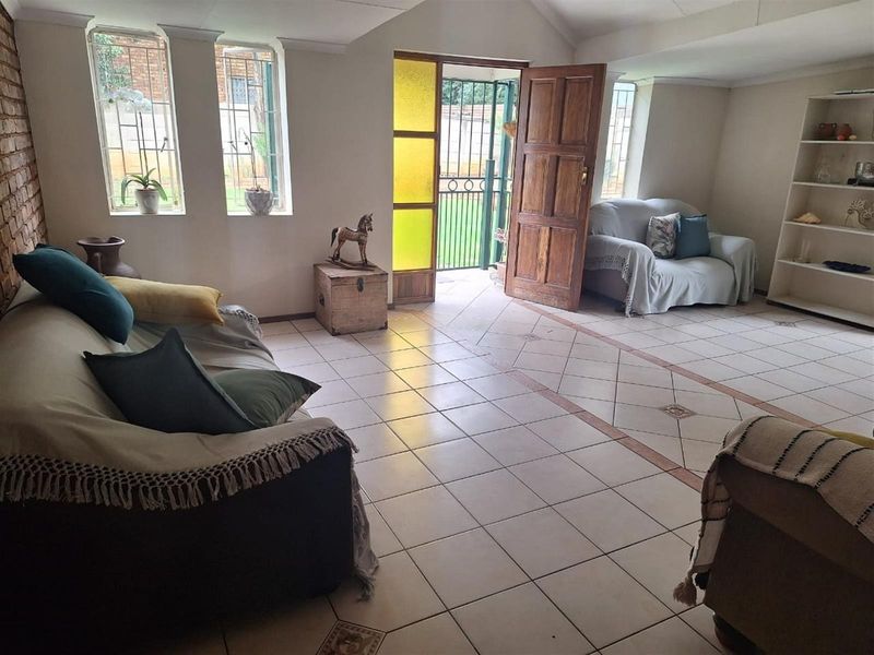 House To Rent in Waverley, Pretoria - Photo 3