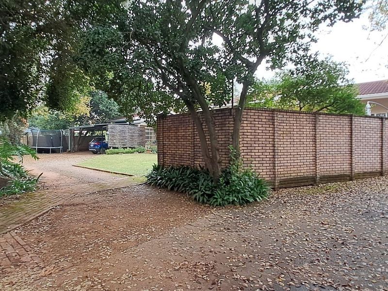 House For Sale in Lynnwood Glen, Pretoria - Photo 2