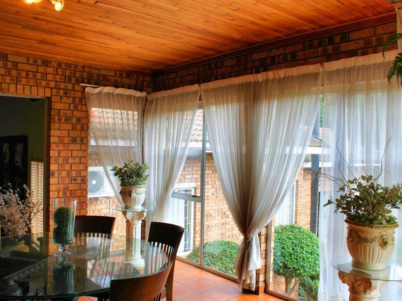 House For Sale in Moreleta Park, Pretoria - Photo 9