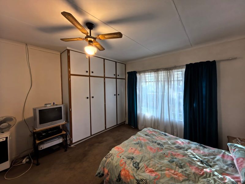 Your Next Big Opportunity: Comfort, Convenience, and Incredible Potential in New Park, Kimberley - Photo 8