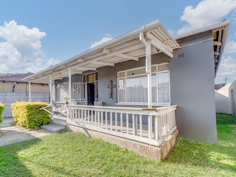 Three Bedroom Home With Two Bedroom Flatlet For Sale - Photo 1