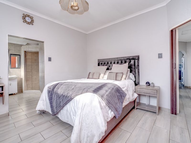 Three Bedroom Home With Two Bedroom Flatlet For Sale - Photo 8